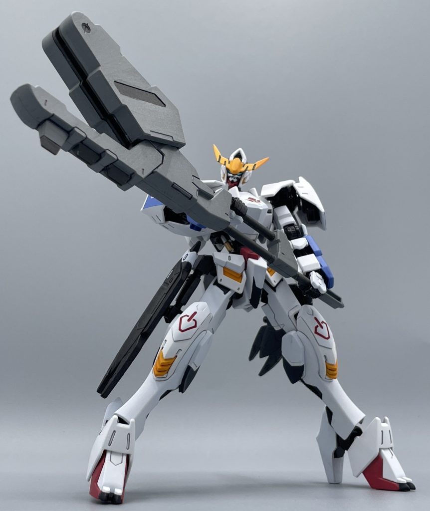 以上、ガンダムバルバトス第６形態でした。　パーツも足りておらず、皆様のお目にかけるにはしのびない思いありますが、本体の塗装はしっかり頑張りました。フレームは光沢・外装は艶消しにすることでメリハリをつけています。レンチメイスの塗装が粗いのは、発売当時に塗ったものを使っているからです。こうしてみると、塗装の腕前も少しは上がっているかのかな？？　拙い製作でしたが、最後までご覧いただき、ありがとうございました！(*^-^*)