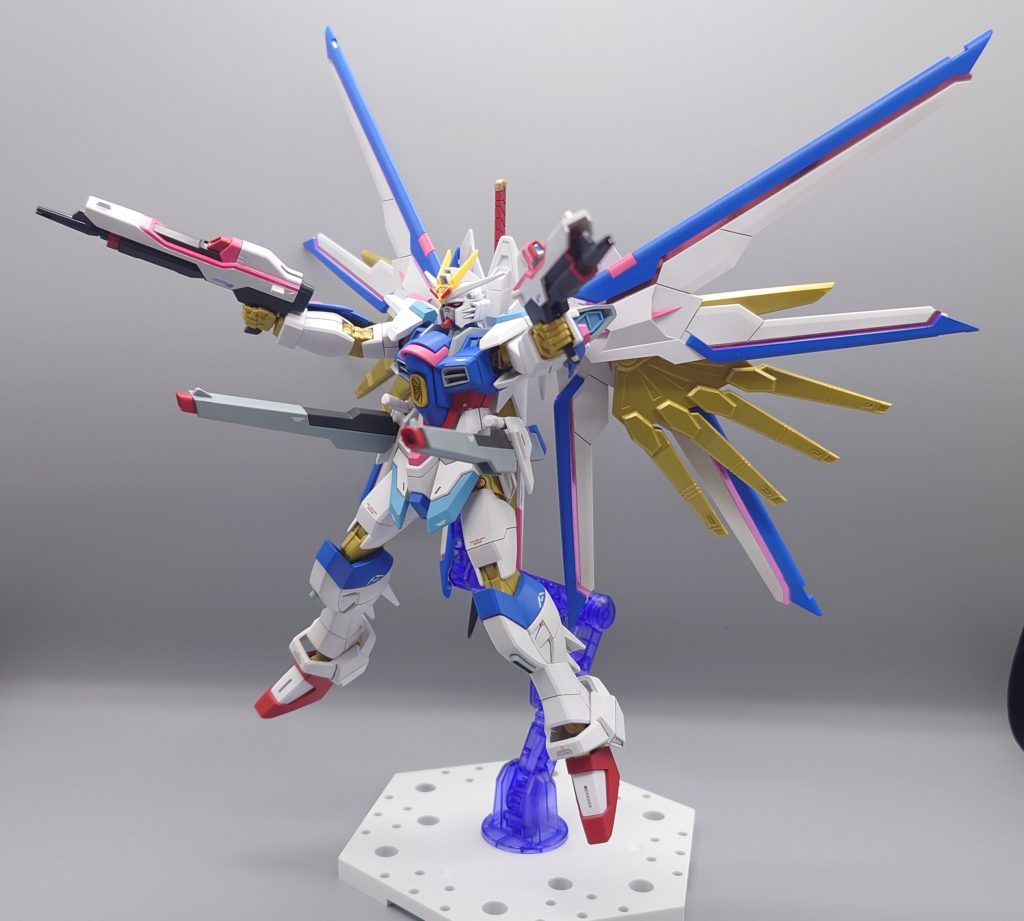 最後にフルバーストフリーダム、ストフリに比べると見た目は物足りなく感じますが、ディスラプターと傲慢サンダーがあるので火力的にはだいぶ過剰な感じ。