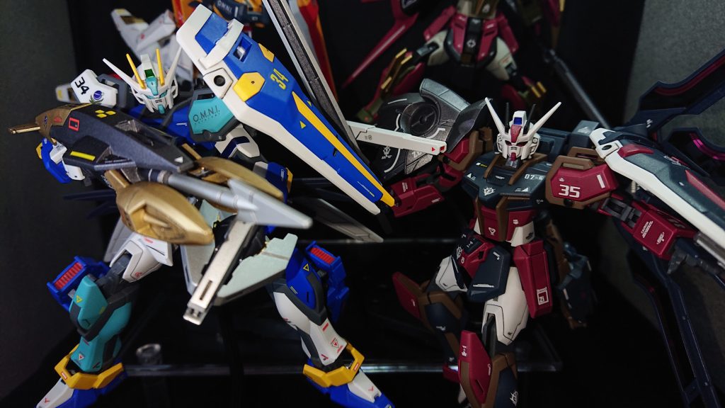 今回はNo.32～No.35までのストライクを紹介させていただきました長く続いた「赤い機体VS青い機体」の企画が終わりましたね企画の中で9機のストライクを紹介させていただきましたが、皆さんはどのストライクが良かったでしょうか？今後のストライク改造の参考にさせていただきたく考えています次回紹介するストライクは企画などには参加していないフリーなストライクになりますカラフルで自由な発想のストライク達を見てやってくださいｗ