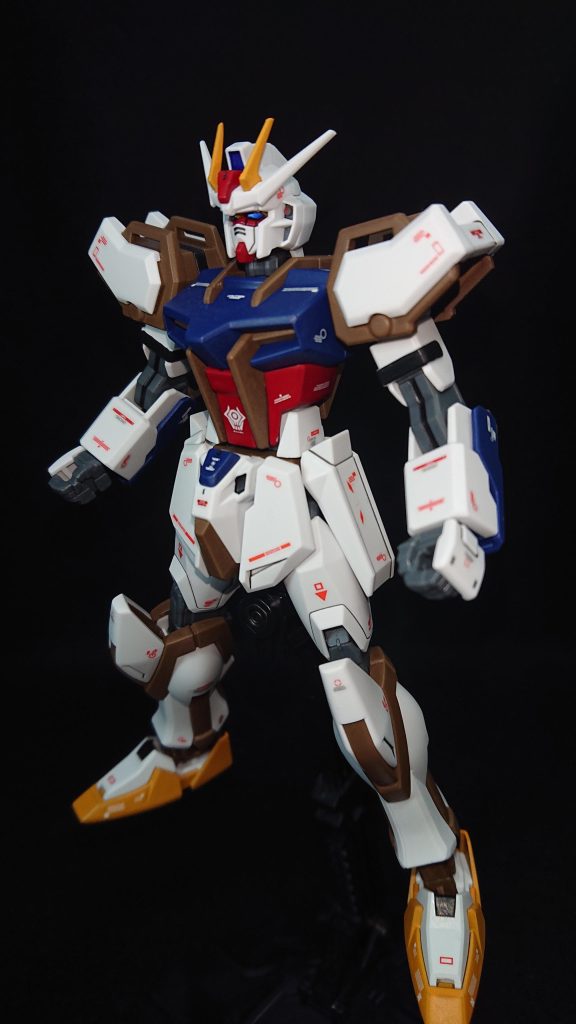 No.38:フルアーマーストライク(素体)アーマーを外したストライクは基本に忠実なシンプルな機体ですね💡ちょっとしたカラーリング変更ぐらいで大きな違いは無いように感じますwアーマーを装着した時とのギャップがハッキリと分かるので、逆にこれぐらいシンプルで良かったと考えていますw