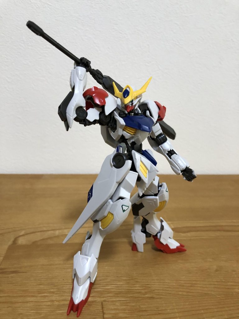 デスサイズとかにしてもそうですが、長い武器を肩に担ぐポーズって良いですよね。