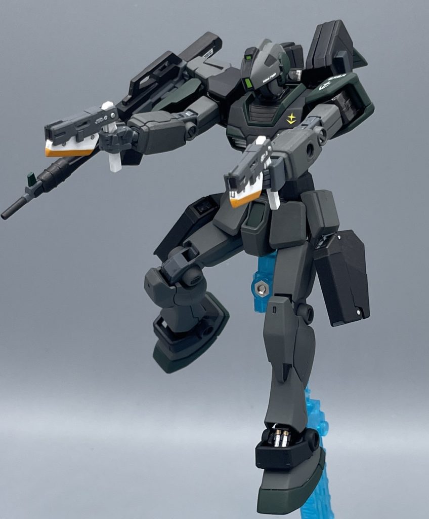 ビームピストルⅡ バックパックに2基装備された可変式ピストル。威力はビームピストルと同様である。敵機を撃破するというよりも、牽制や弾幕の形成に用いられることが多かった。