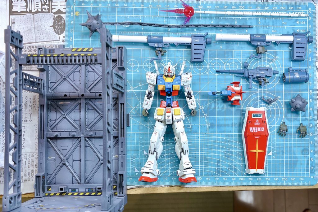 ガンダム本体です。一般的にはこれで完成と呼びますね😓RGやリバイブHGに対応するGパーツが欲しくなります。既存のHG版Gアーマーにアタッチメントの新規パーツやリアリスティックデカール（水転写でも可）を付けて商品化して欲しいです。