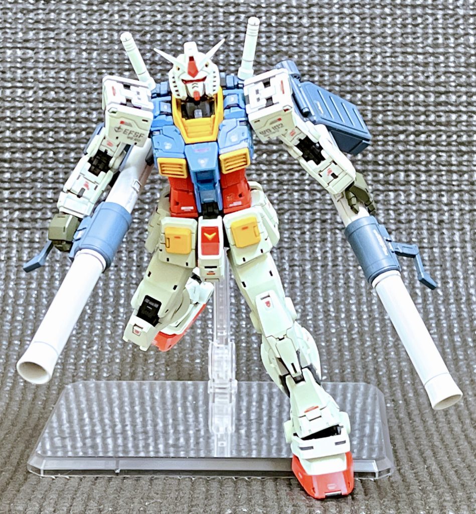 最後は小学生の頃に擦り切れるほど読んだ、ストーリーブック4巻の表紙ポーズです。分かってくださる方はきっと50代だと思います。かくいう私も51です。左手とバズーカは両面テープで止めました。