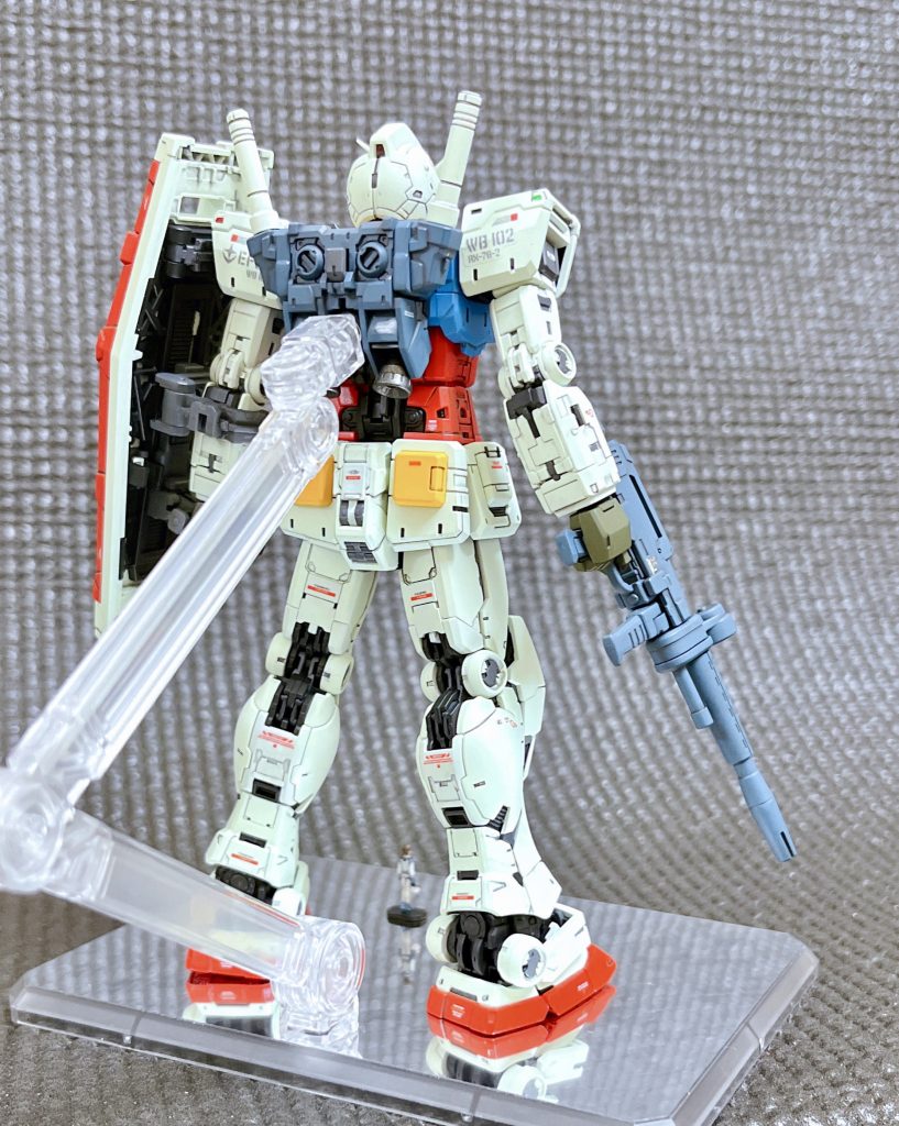 最初はPG譲りの骨太な感じがあまり好みではありませんでした。後ろ姿は結構スマートに見えますね。