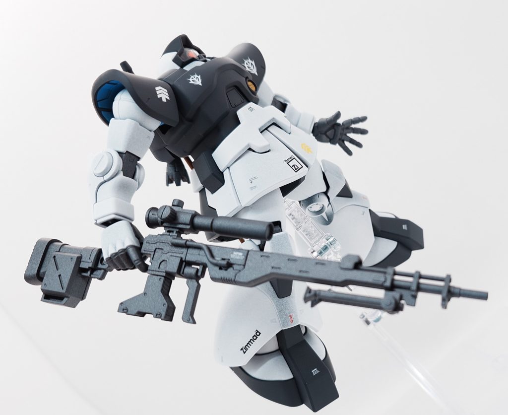 サザビーのロングライフルのイメージ構図を真似てみました。長物の得物にはいい構図ですね(zaku-kao5)