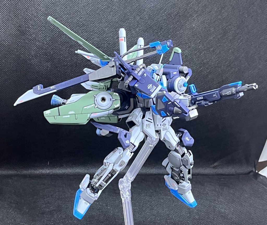 ランチャーを構えたポーズはかなり制限あって、この角度がまだ見れるかな。