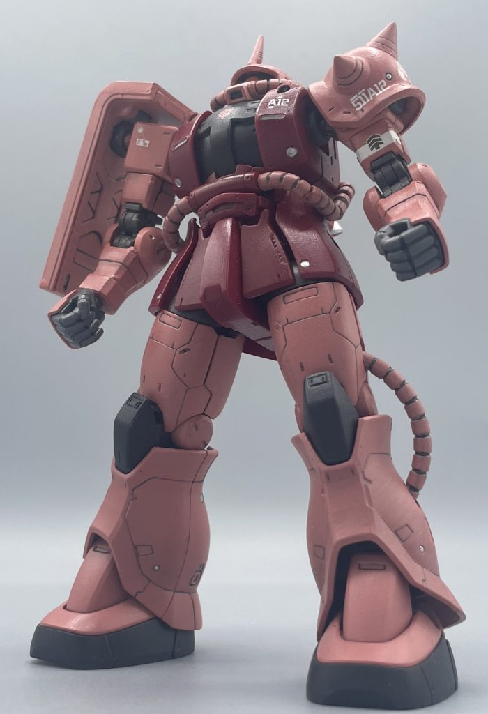 以上、オリジン版「シャア専用ザク」の紹介でした。比較的新しめのキットということもあり、成形色がリッチ仕様でパチ組みしてもカッコ良いシャアザクが組み立てられます。 個人的な好みで初代アニメカラーで塗装しましたが、もう1キット買ってオリジン版カラーで塗装したいなと思えるほどの良キットです。シャア専用ザクは伝説的人気のMSですし、どのバージョンのキットも数を多めに再販して頂きたいですね。 バンダイさん、リバイバルザクキットを出してくれても宜しいのですよ??| д゚) チラッ… 最後までご覧いただき、ありがとうございました!(*^-^*)♪♪