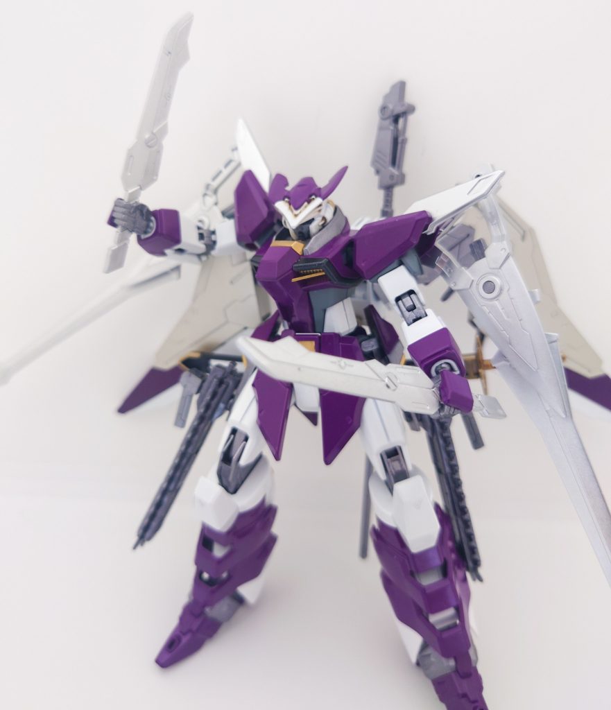 武器その4　隠しナイフバックパックのバインダーに隠された隠し武器のナイフ。