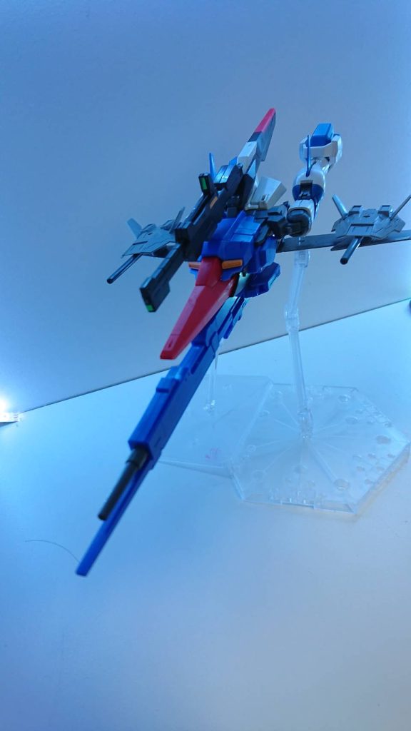 エーテルはZX－12ハイパーメガランチャーを装備した状態で出撃することもある。ハイパーメガランチャーは変形後には下側に装備される。こちらの武装も変形機構と同じく異世界のガンダムタイプの物を下に作られた武装である。さて次回は、投稿するはずだった「ウラノスガンダム（最終決戦仕様）」を投稿します！お楽しみに～