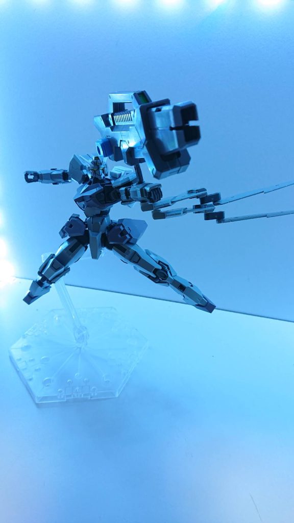 腕部にある軸にジョーカーズキャノンを接続し、バックパックに接続されているウォーリアウィングをその下に取り付けることでウィルディネスジョーカーモードになる。この状態で放つ必殺技「サイクロンズジョーカー」はウォーリアウィングが稼働し風力発電の要領でジョーカーズキャノンにエネルギーを送り、そのエネルギーで放つ必殺技である。機体自らのエネルギーを使用するわけではないので機体のスペックなどは落ちたりなどはしない。ただし使用時は飛行や浮遊することができない欠点を持つ。