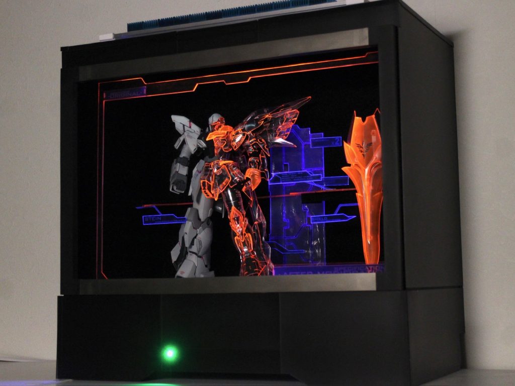 蛍光塗料とUVライトを使用して、シナンジュスタインからシナンジュにモディファイする設計図CGのようなBOXジオラマでエントリーしました。