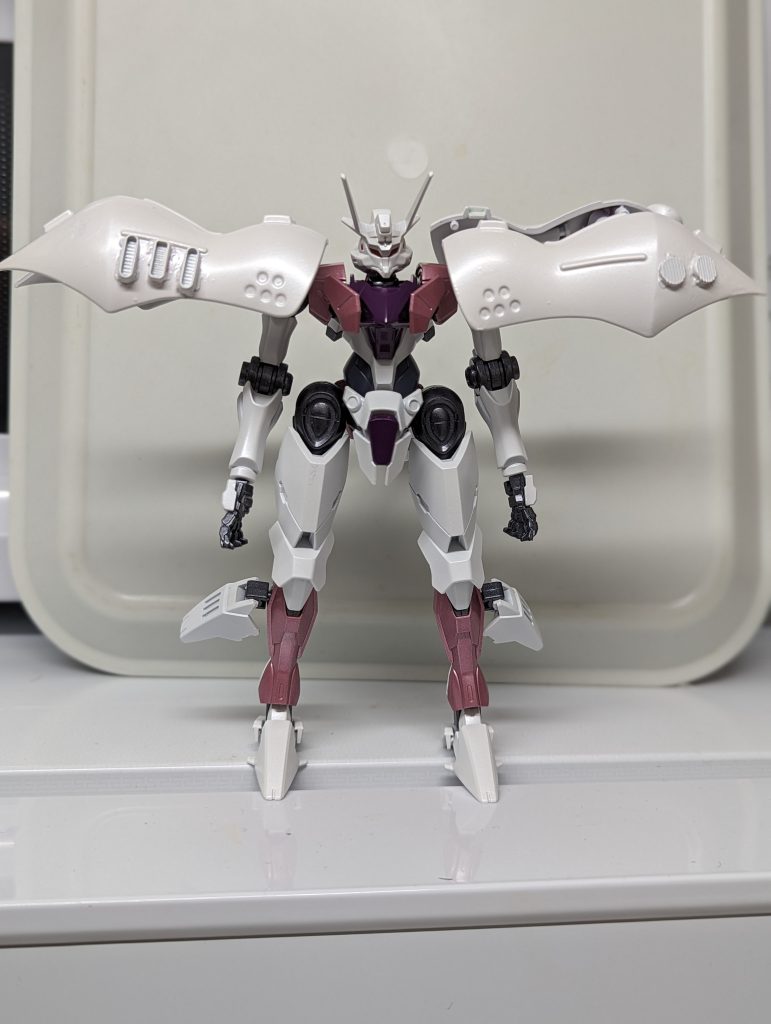 第二版とりあえずキュベレイカラー風。脚部をあえてスキニーにしたかったものの、ZZと戦うには弱そうなのでボツにしました。