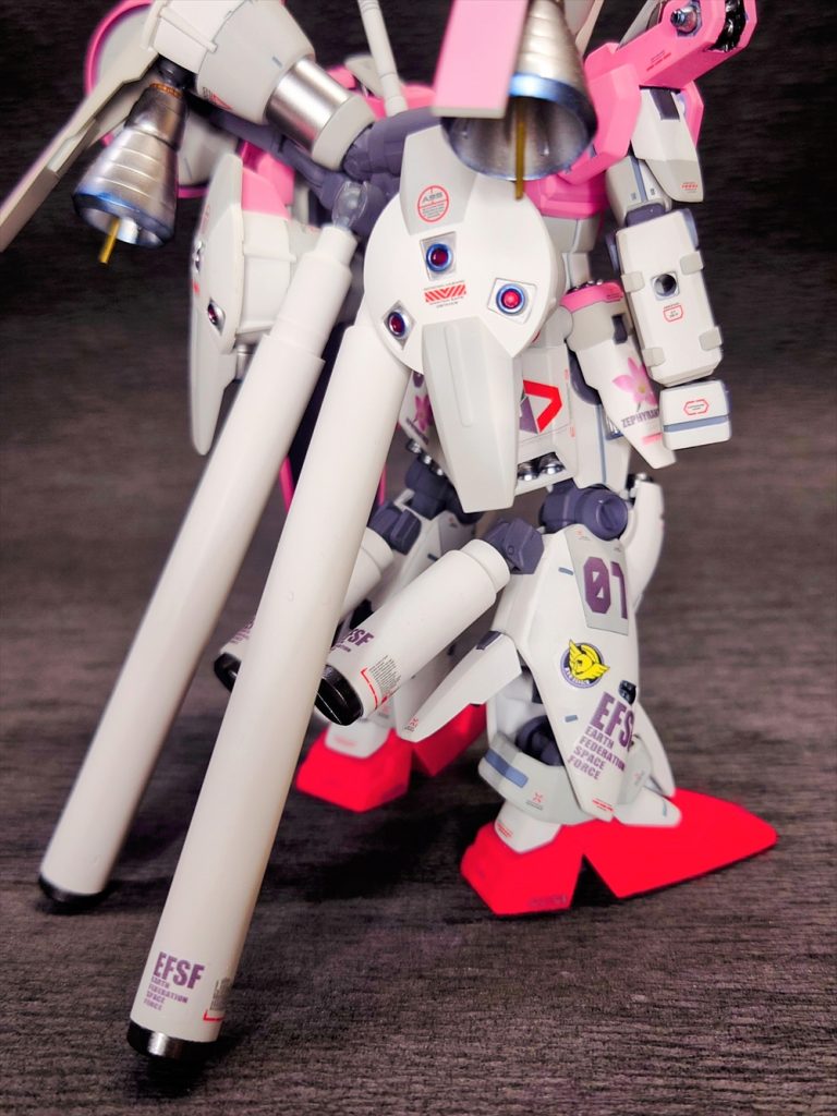 背負いモノはすべてボールジョイント可動。