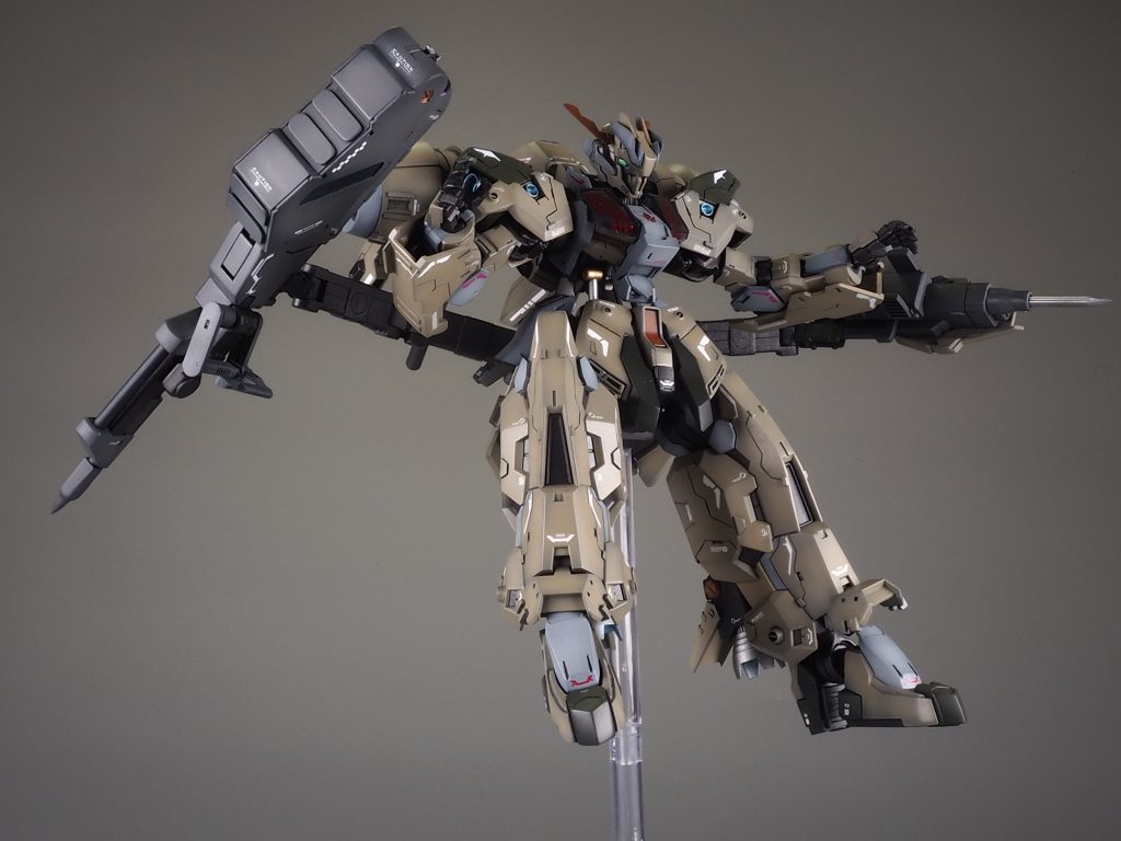 武器の換装はサブアームで行います。