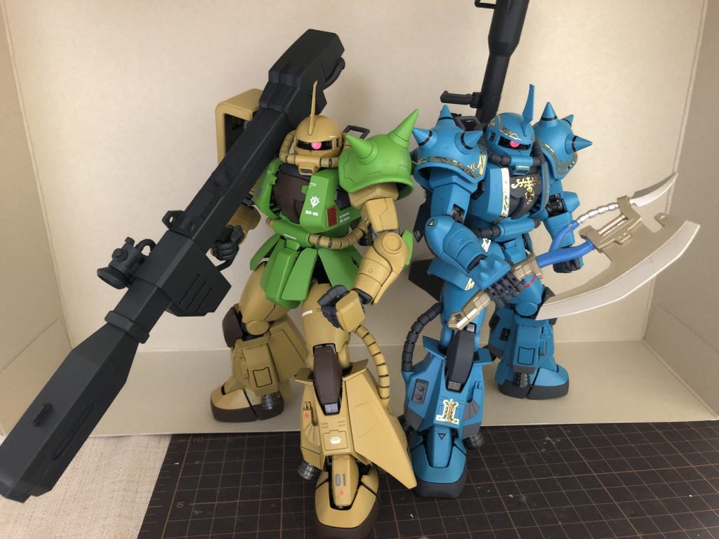 ドズル専用高機動型ザクとツーショット！ザクだらけー😑