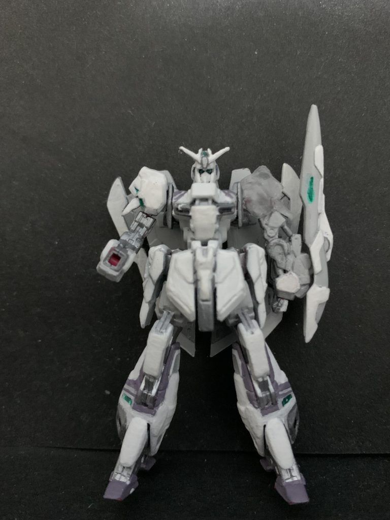 複製中の肩です。クリアの樹脂で複製したのでこれはこれで格好良かった感じです。