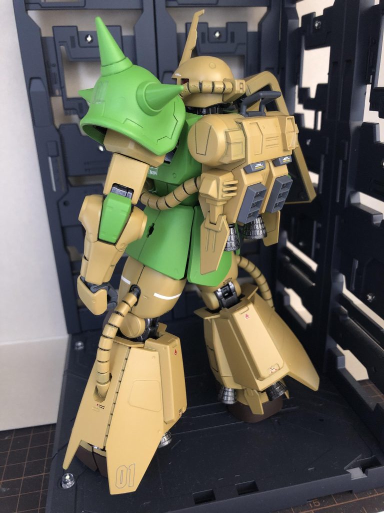 バックショット！設定画の本は持ってないので、何となくです