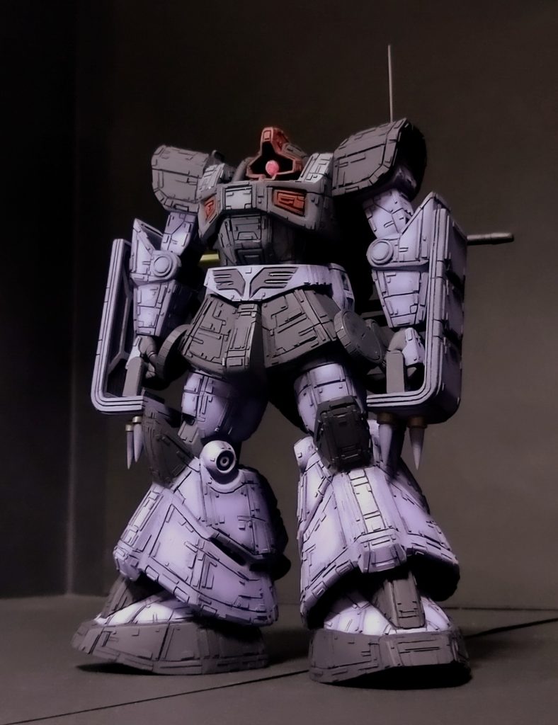 武装のせいか前の投稿より重量感が増したような🤔まぁドムらしいと言えばそうですね😊