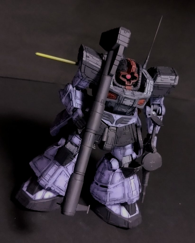 そしてジャイアントバズーカ、ザクマシンガンも構えてのポーズ😊