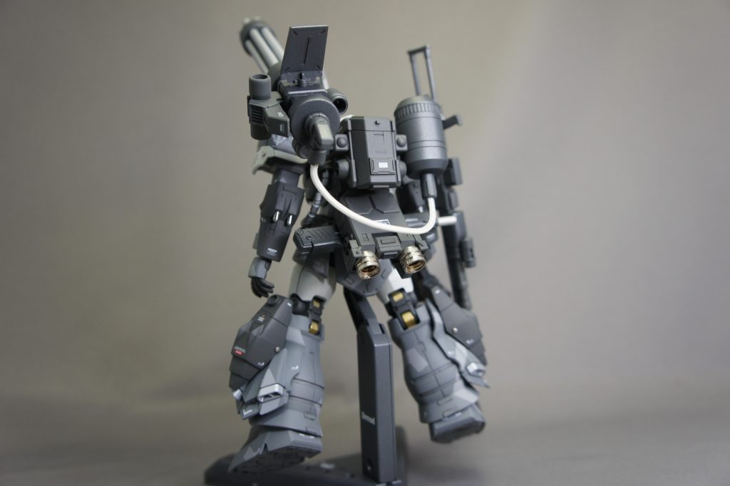 ジャイアントガトリングの接続にジムスナイパーK9のバックパックを使用しています