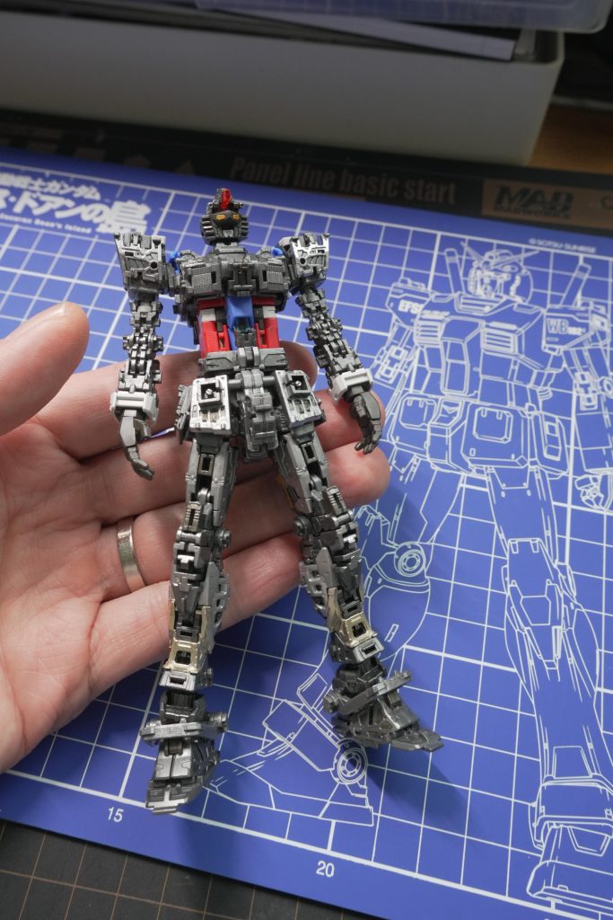 Full view of inner-frame. Looks like a miniturised-version of PGU Gundam.