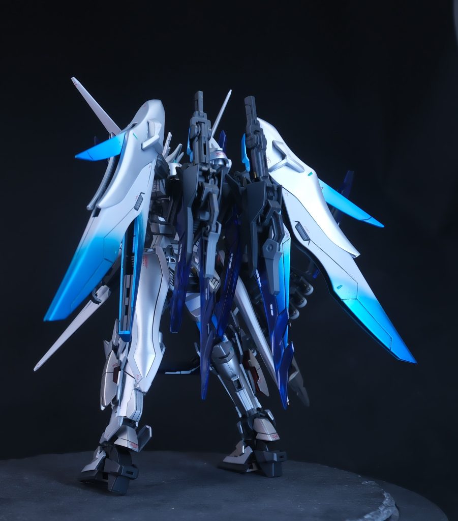 武装・ピーコックスマッシャー改・GNブライクニルブレイド 2・GNスラスターブレイド 2・GNソードファング 2・ファントムライト・フレイムソード・フレイムライフル