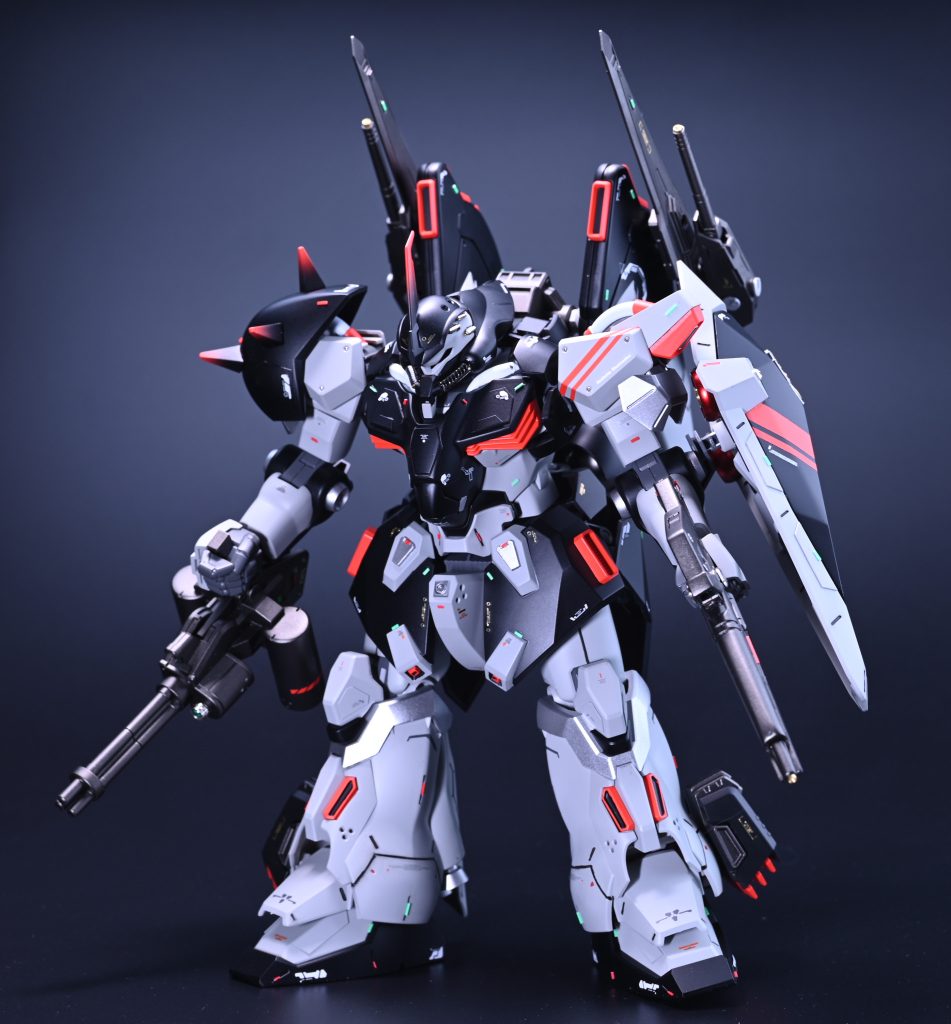 ビルダーズパーツはバインダーガン、モックアーミー、ホバークラフトを使用しています。 頭部はシナンジュのパーツを流用。