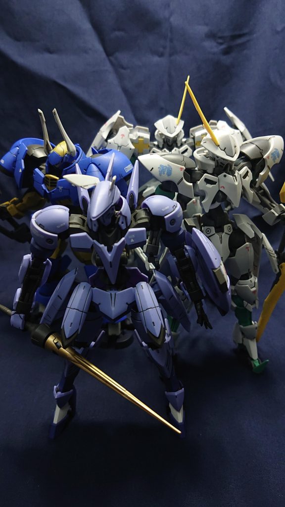 うちのヴァルキュリアフレーム軍団です(笑)どうもスタイリッシュな騎士系統のデザインに弱いようですね。拙い作品でしたが、最後までお読みいただきありがとうございました