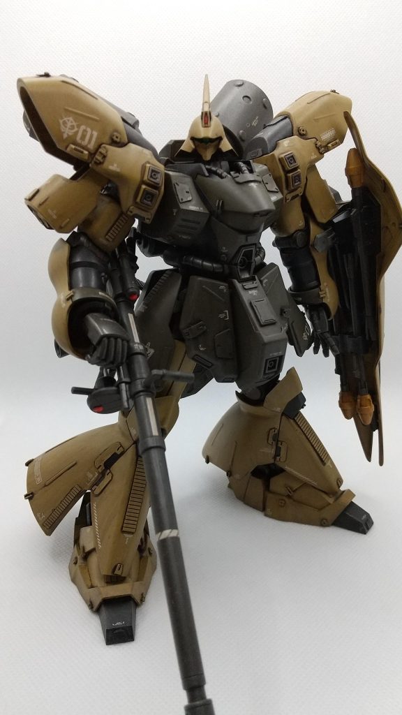 塗装はMr.カラースプレーのダークイエローとオリーブドラブ１です(…たぶん)。この配色だと何でも陸戦型に見える不思議 