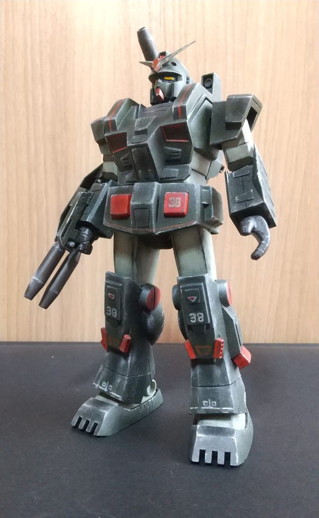 バズーカの直撃2発くらいうけてもビクともしなさそうなこの重厚感がたまらない