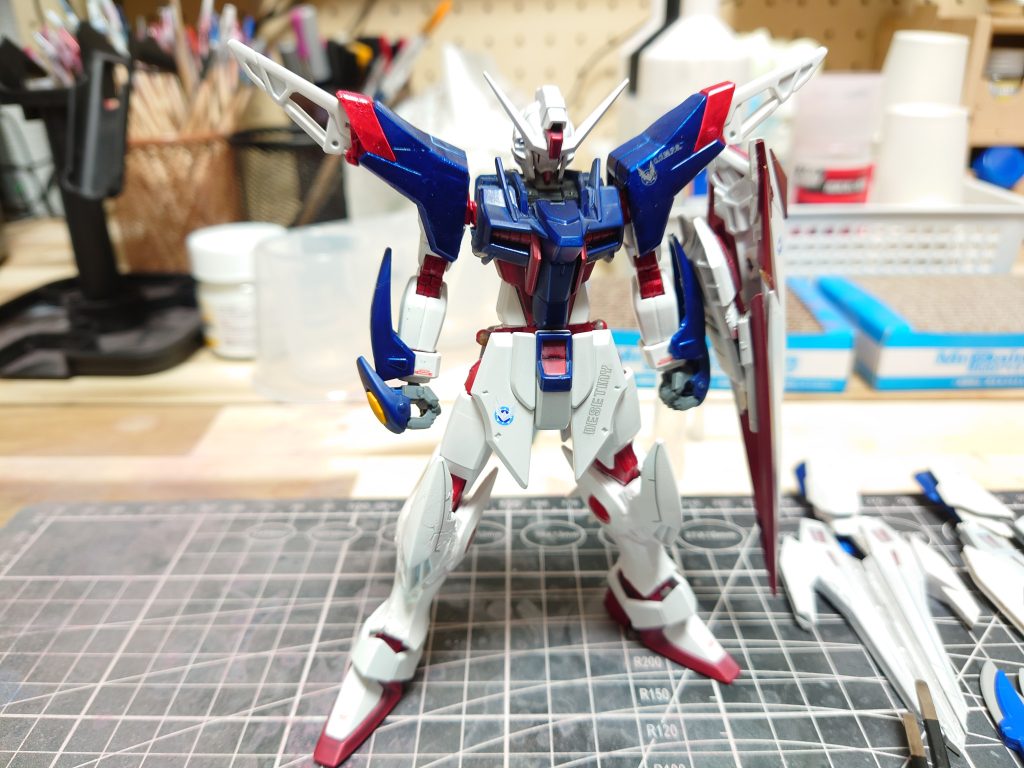 製作終盤。塗装が上手くいかずデカールで誤魔化そうとしてました。なかなかスキルが上がりません。