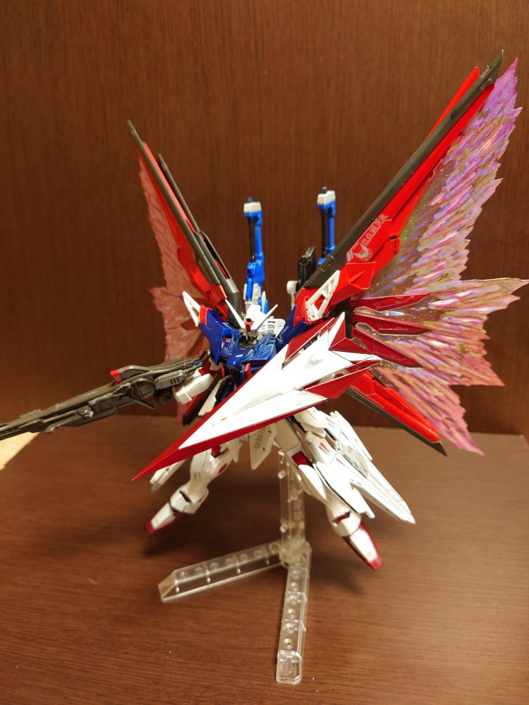 シールドは見た目格好良かったのでコトブキヤのメガミデバイスから拝借。磁石で簡単に脱着出来るようにしてます。