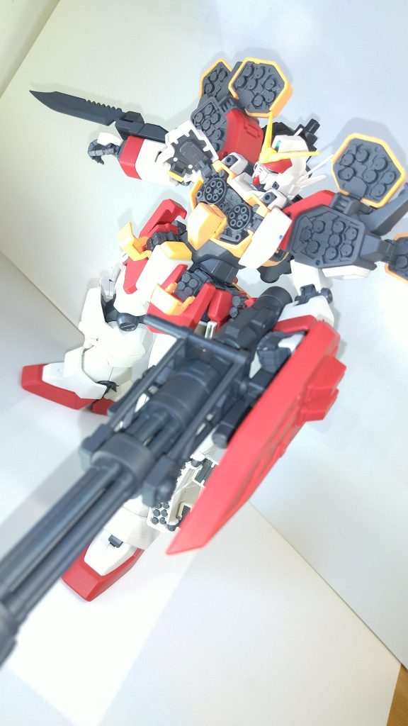 ガンダムヘビーアームズ　EW–3枚目/制作者：鈴木 英介