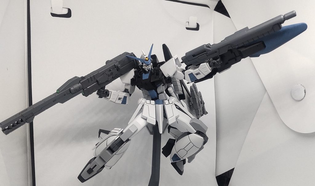 試製75-36式索敵・照準センサー連動型電磁加農砲 は簡単に外せる仕様にしてある為、主翼パーツを付けることでムラサメ改に換装も可能、持って使える事から手持ち式のレールガンとして装備差せることも出来ます。