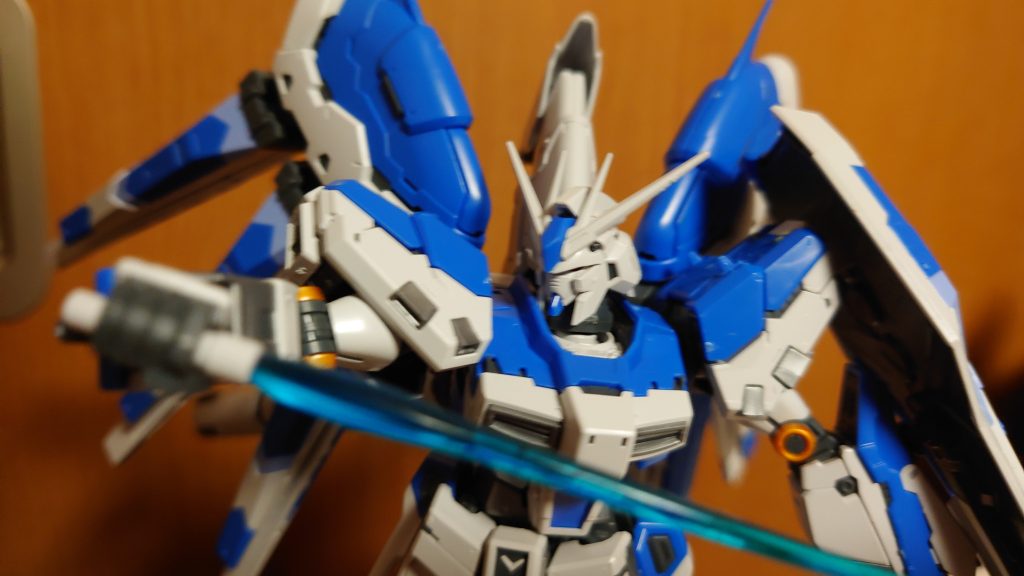 Hi-νガンダムの青い部分個人的に紫寄りの青の方も好きなんですよね