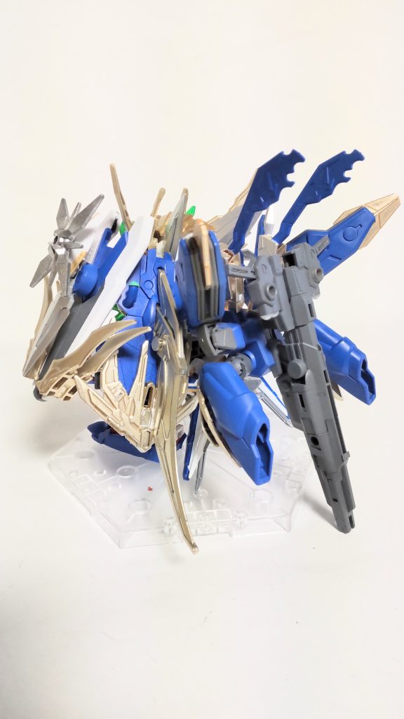 武者ガンダムエアリアル土遁・火遁・水遁の三つの力を複合した秘術、“ 武者変化の術”によって隠密ガンダムエアリアルが強化された姿。ビットオンフォームがモチーフ。