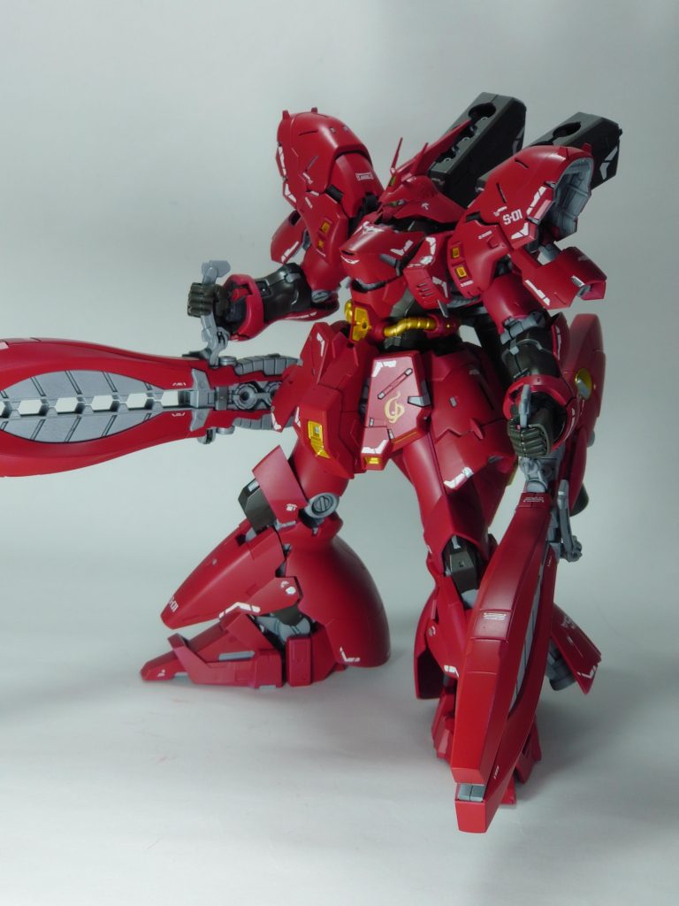 腕に装備している時はこんな感じ自立はさせやすくなるのですが、コッチはコッチで横幅が長くなるので、なかなかに撮影泣かせなヤツです😅