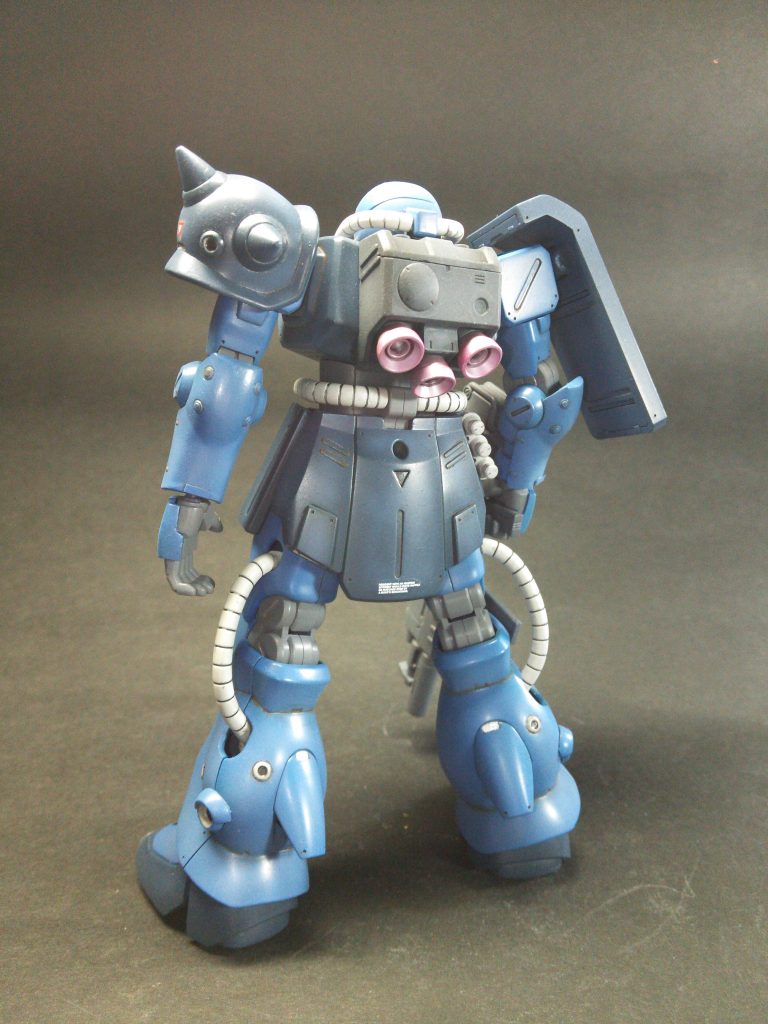 所々に小さいプラ板貼ったり段落ちモールドを追加したり