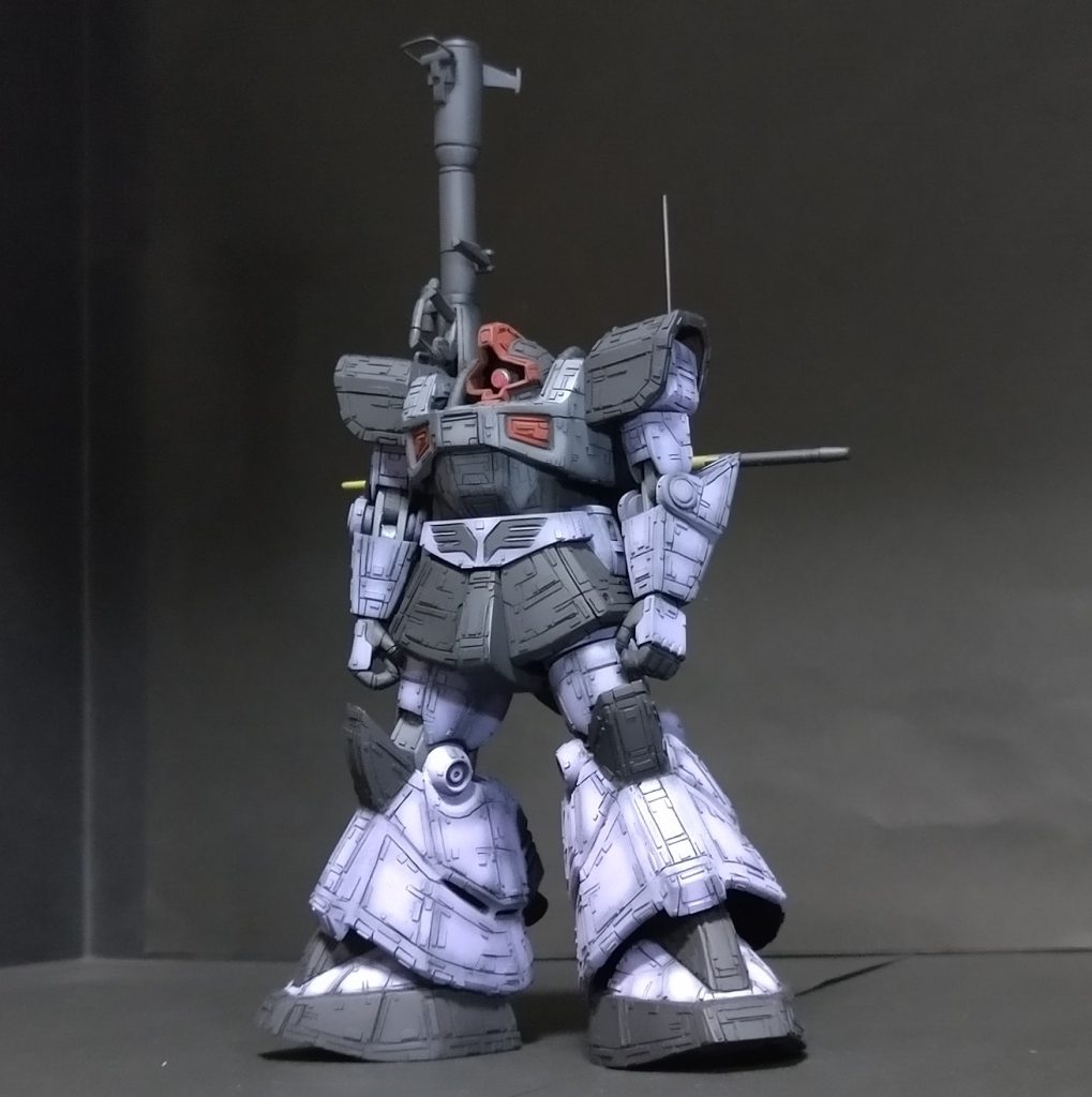 背中のバズーカラックに搭載。