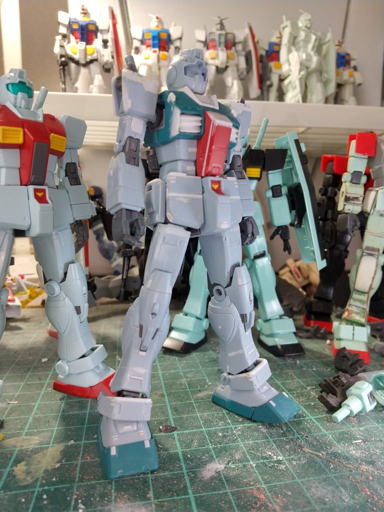 胸部ダクトは裾だけ広げてダクトはプラ板工作