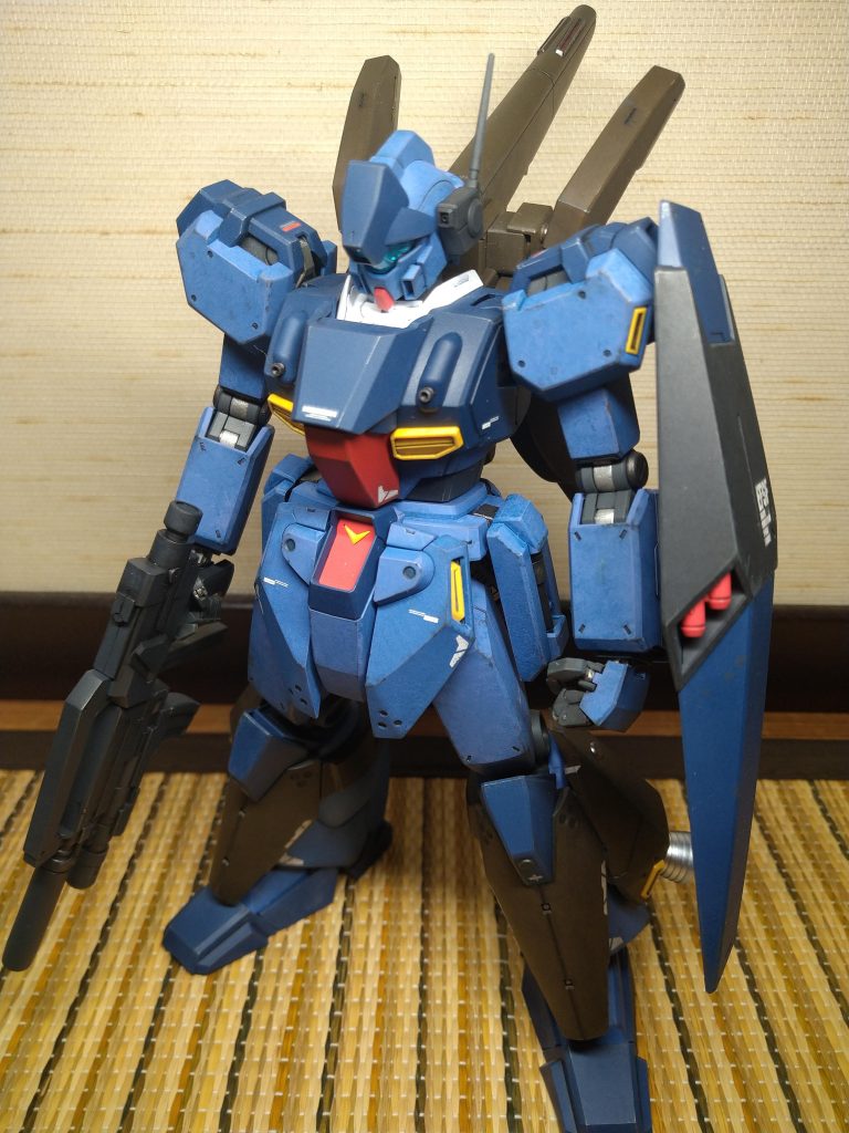 青にしたいと思いながら塗装したらペイルライダーみたいになりました。