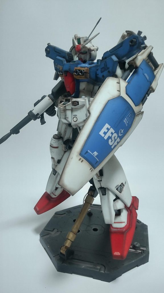 基本的には成型色を活かして、らいだ〜Joe式お手軽フィニッシュしてあります。エッジ部分はウェザリングマスターのオイルを少々。センサー類やメカっぽいとこはディテールアップしてあります。 