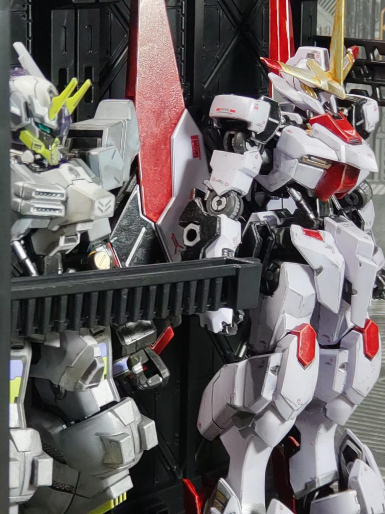 ボロボロになって　堪らなく孤独でそれでもまだ　足は動くんだろう