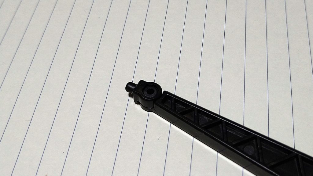 関節に使おうとしたのがコイツ、Gフレームの土台になる所！これで関節作れると思っていたんですが...