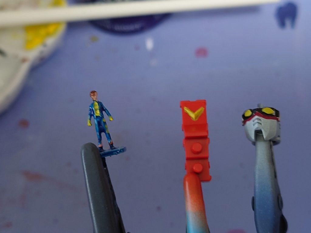 老眼には、細かい筆塗りが辛くなってきました（汗）