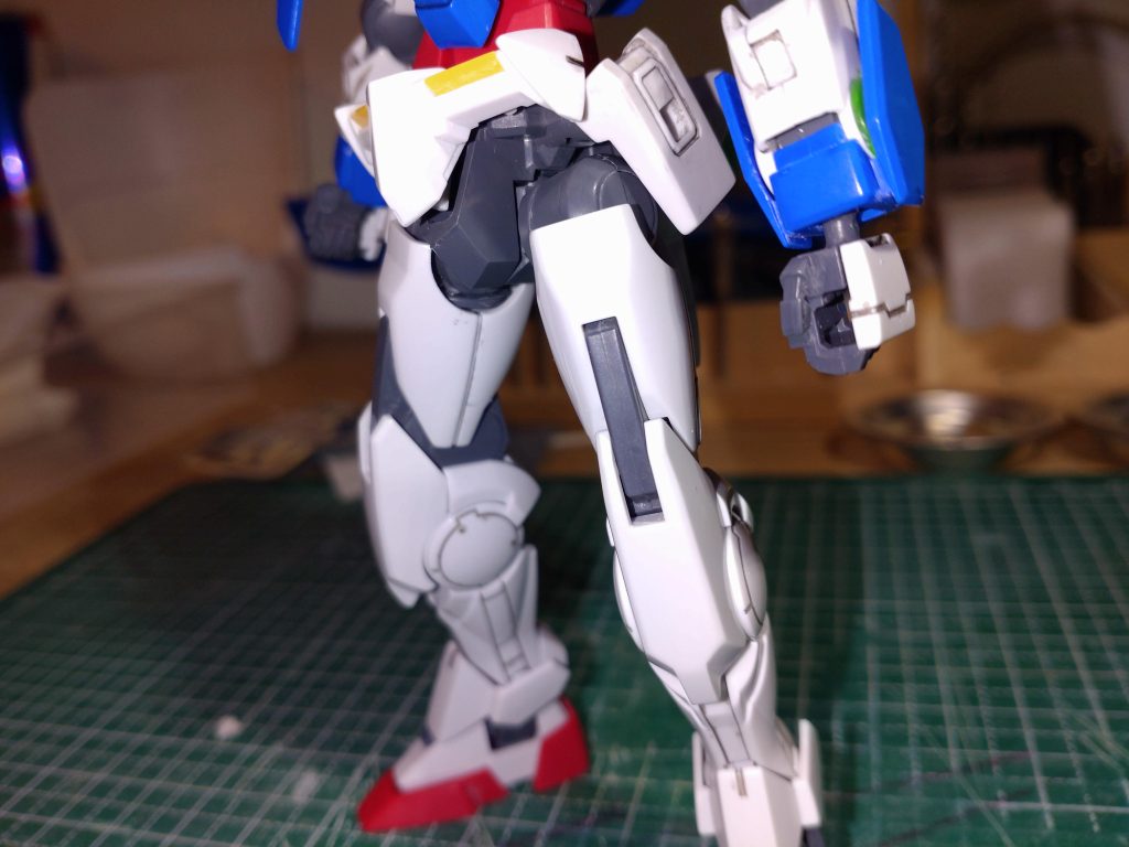 鏡面仕様にするためにヤスリとコンパウンド合わせて10以上の工程があるのが地獄でした。磨き終わったあと、ライトに近付けると眩しいくらいの反射したときは「 やってよかった!」と思いましたが、写真にしてみると全然分からず。