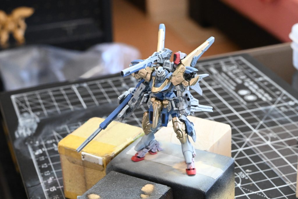 カッターマットの上の制作中プラモデルの写真に憧れていたので