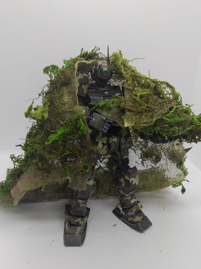 マントを羽織るとこんな感じです✨これも全て100均素材で作成、100均恐るべし!余談ですが、このサイズのマント、メカニックが作るんですかね?