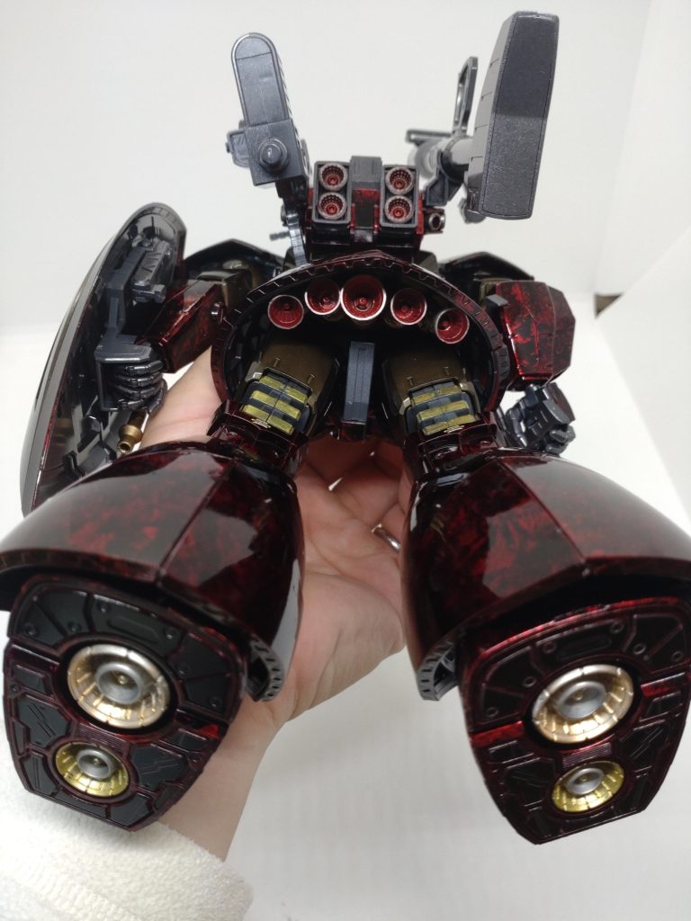 バーニア類もしっかりと塗り分けてみました。足裏だけ色が違うのは、「 全部同じ色だとつまんない」というＢ型の思考のせいです。